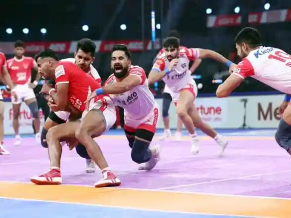 Gujarat Giants Edge Past UP Yoddhas in Nail-Biting 41-39 Victory