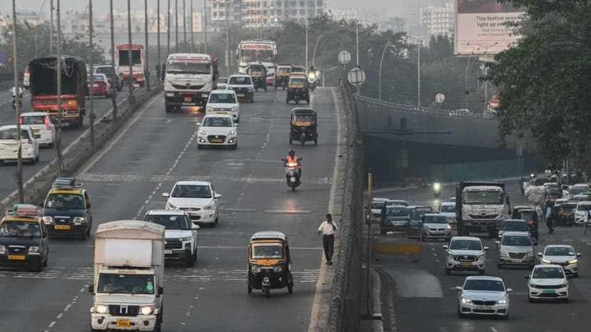 Mumbai Faces Thunderstorms and Downpours as Air Quality Improves