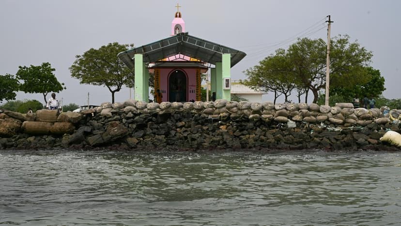 Tharuvaikulam Fishermen Plead for Groyne to Save 23-Year-Old Seaside Church