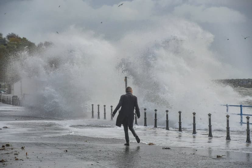 Powerful Storm Amy to Batter UK with 100mph Winds