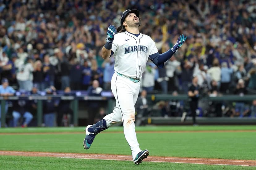Mariners Stun Blue Jays with Dramatic 8th Inning Comeback
