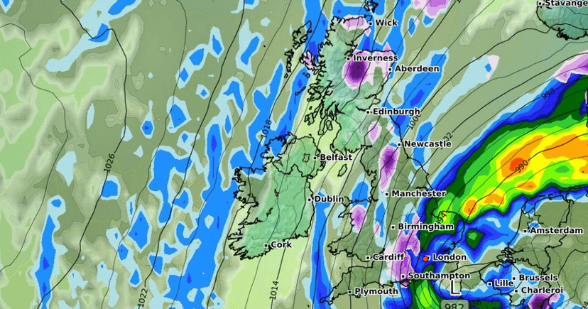 UK Braces for Intense Snowfall, Potential Travel Disruptions