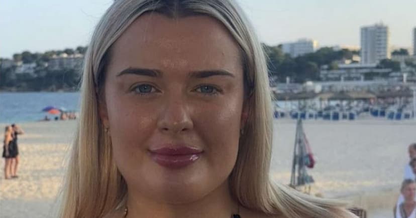 22-Year-Old Sheds 4 Stone 8 Lbs on Slimming World Plan, Becomes Consultant