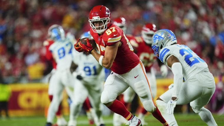 Mahomes Leads Chiefs to Decisive Victory Over Struggling Raiders