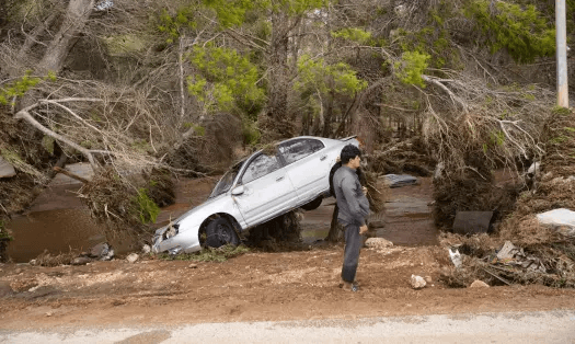Deadly Floods Devastate Arizona Town, Hazardous Materials Spread