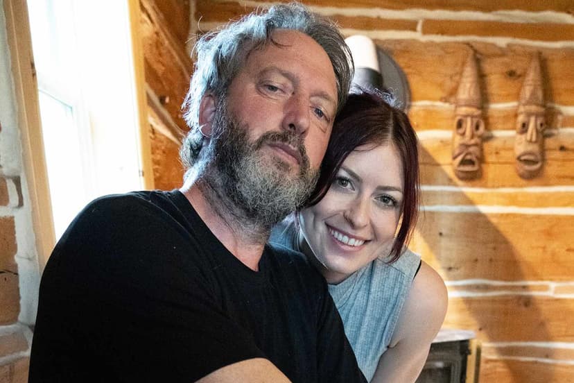 Longtime Actor Tom Green Weds Fiancée Amanda Nelson in Autumnal Ceremony