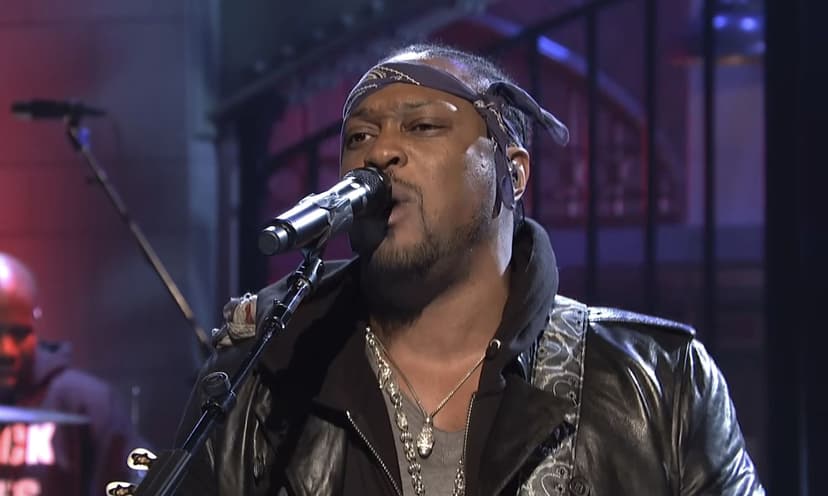 SNL Overlooks Tribute to Late R&B Legend D'Angelo