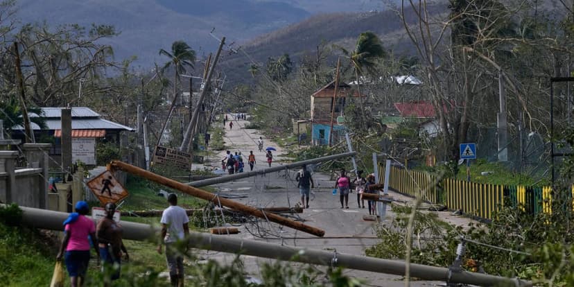 Deadly Hurricane Melissa Batters Bahamas After Caribbean Destruction