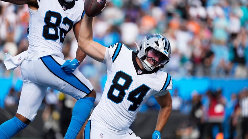 Panthers Overcome 17-Point Deficit to Defeat Dolphins in Thrilling Comeback