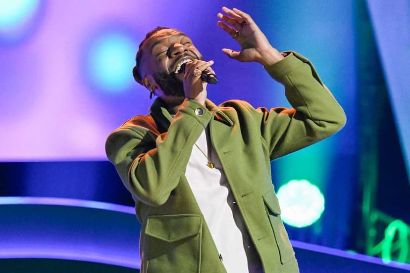 Displaced California Man Delivers Emotional "Somewhere Only We Know" Cover on "The Voice"