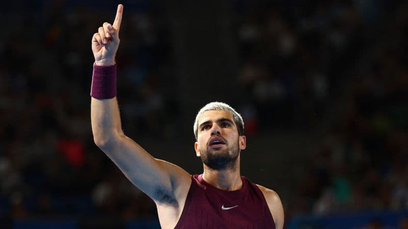 Alcaraz Overcomes Injury Scare, Reaches Japan Open Final