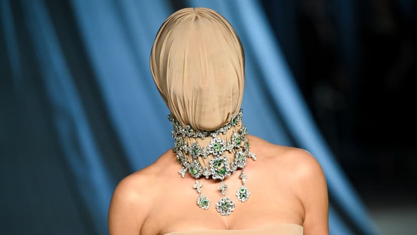 Kim Kardashian Stuns in Mysterious Margiela Couture Mask at Academy Museum Gala