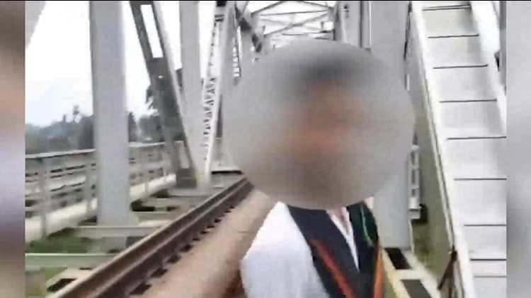Teenager's Social Media Video Attempt Ends in Fatality at Railway Station