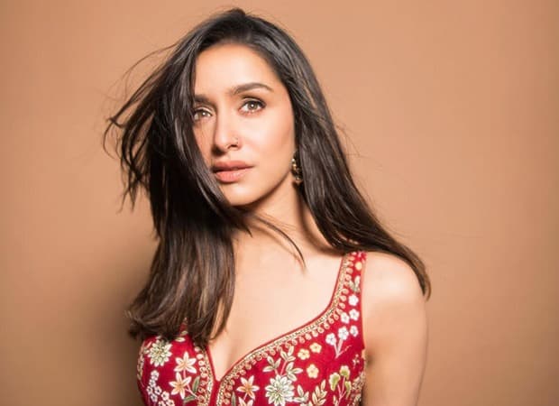 Shraddha Kapoor Begins Filming Eetha, Biopic on Legendary Tamasha Artist Vithabai