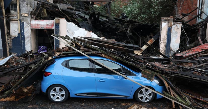 Storm Amy Slams UK, Leaving Thousands Without Power and Facing Flood Risks