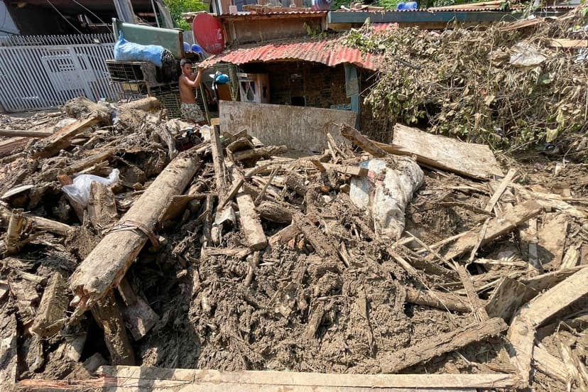 Super Typhoon Fung-wong Slams Philippines, Prompting Urgent Evacuations