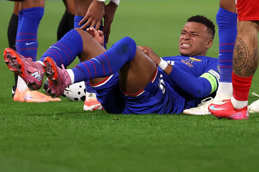 Real Madrid Star Mbappé Forced Off with Ankle Woe in International Match