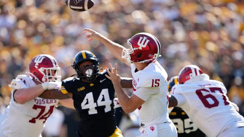 Indiana Scores Late TD to Defeat Iowa 20-15