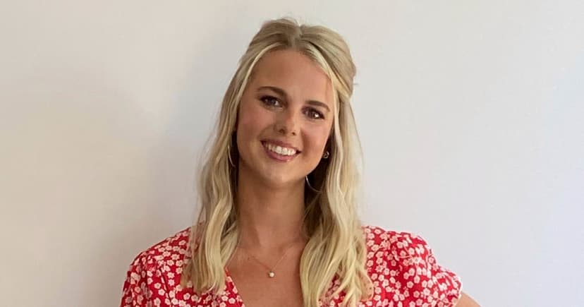 Reality Star Proudly Flaunts Twin Bump After Body Shaming