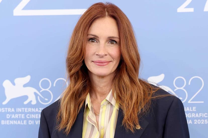 Oscar Winner Julia Roberts Overcame Early Struggles to Become a "National Treasure"