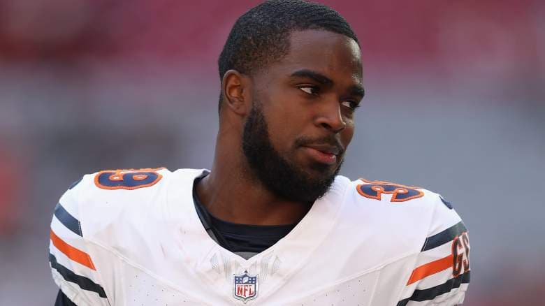 Bears Cornerback's Savvy Play Blocks Raiders' Last-Minute Field Goal Attempt