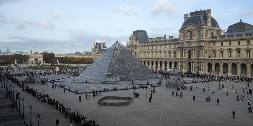 Louvre Jewel Heist Exposes Shocking Security Flaws