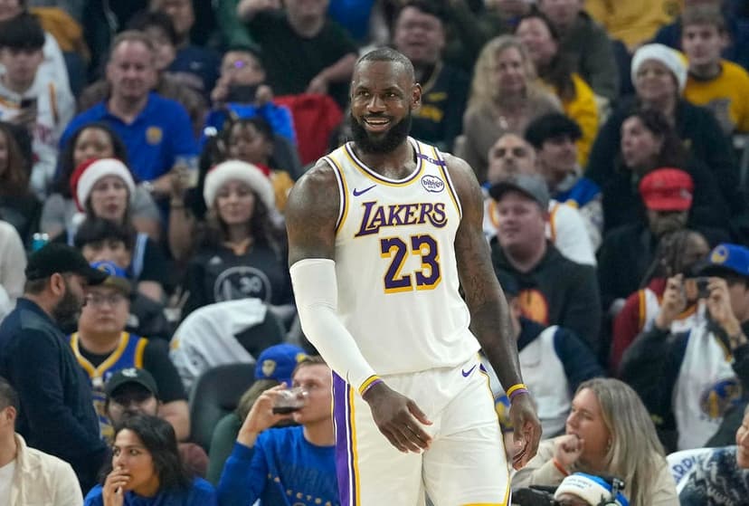 Lakers Star LeBron James Sidelined for 3-4 Weeks with Sciatica Injury