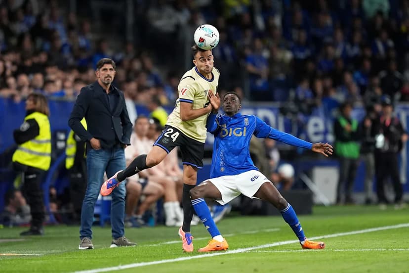 Barcelona Defender Trains with Protective Mask After Nose Fracture