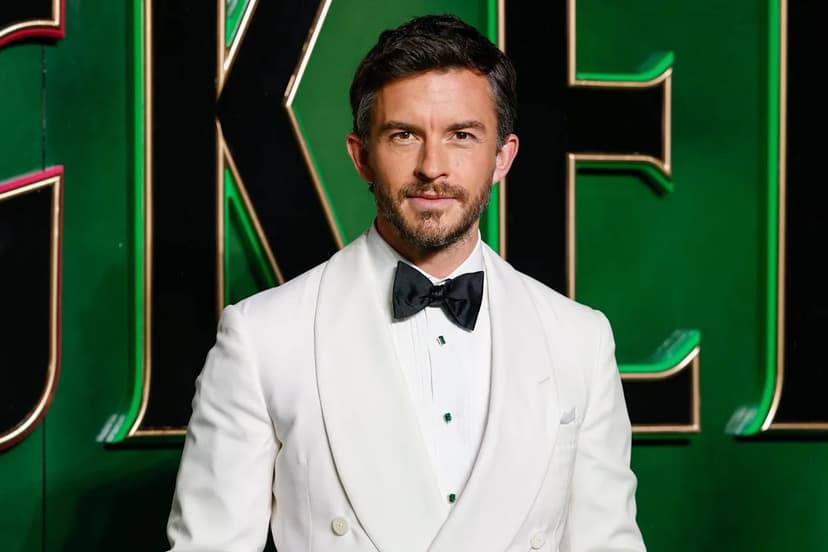"Wicked" Star Jonathan Bailey Crowned Sexiest Man Alive for 2025