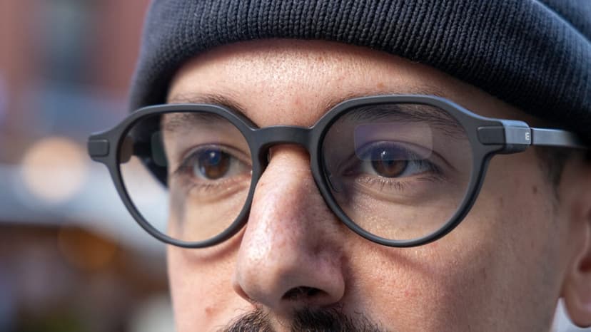 AI Glasses Translate Live Theater for Global Audiences