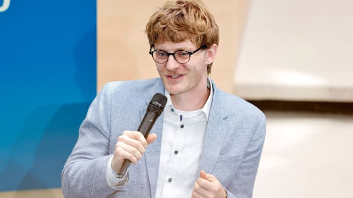 AI Startup Raises $500M for Self-Teaching Tech