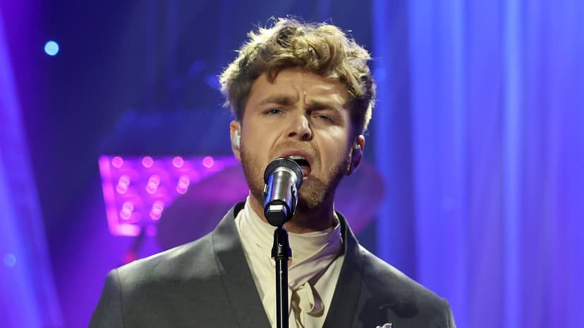 Alex Warren to Light Up BRIT Awards Stage