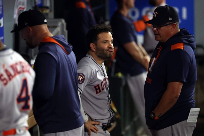 Altuve Back at Second Base: Aims for Consistency