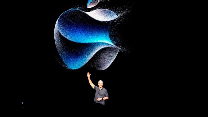 Apple's AI Gamble: Will Cook's Successor Navigate the Next Wave?