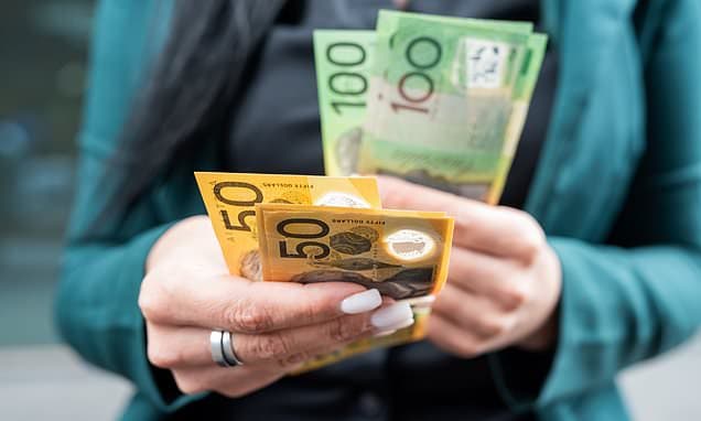 Aussie Dollar Hits 16-Month High, Fueled by Global Uncertainty