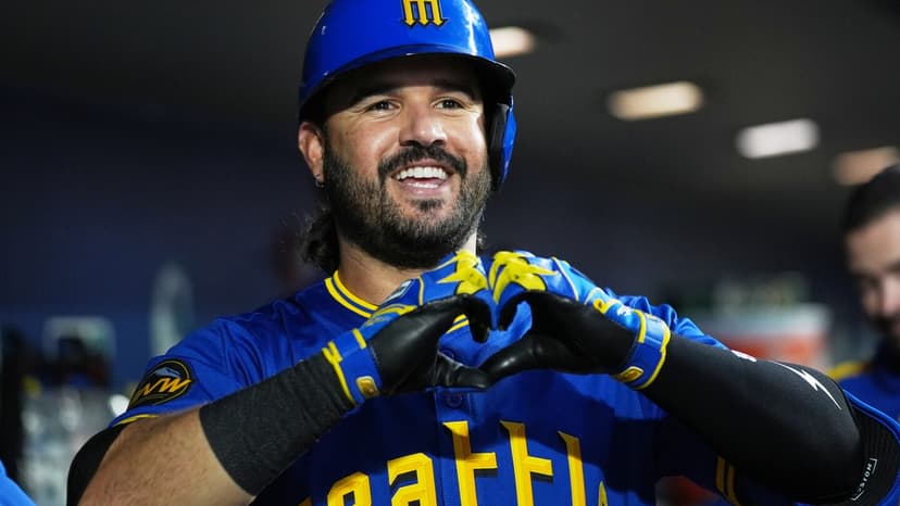 Mariners Clinch Division Title, Suárez Hits 49th Homer