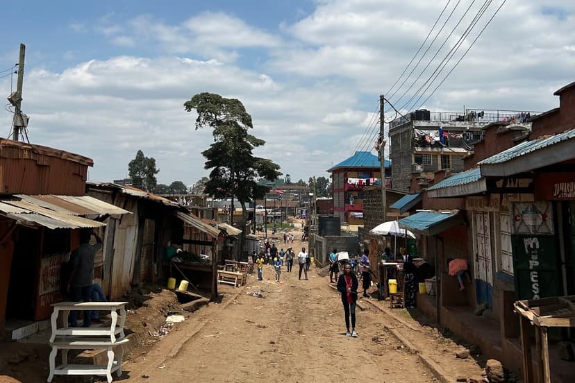 Nairobi's Slum Dwellers Suffer from Climate Crisis and Aid Cuts