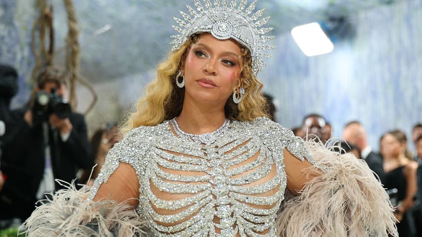 Beyoncé's $948 Empty Box Sparks Fan Outrage