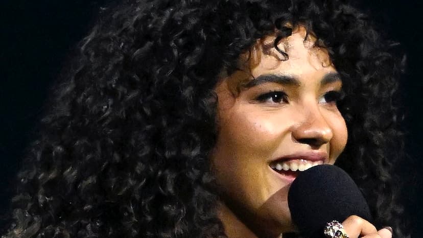 Raye & Olivia Dean Lead Bond Theme Odds