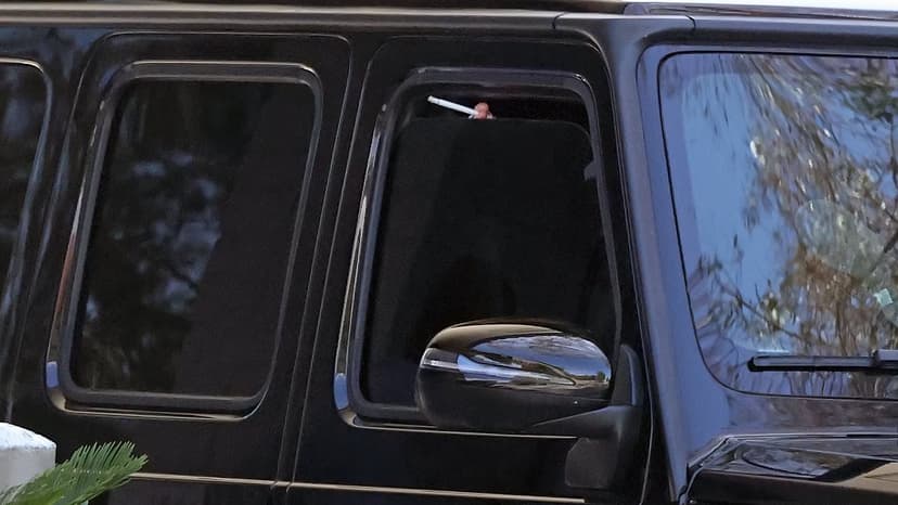 Britney's Gas Station Smoke Break Sparks Concern