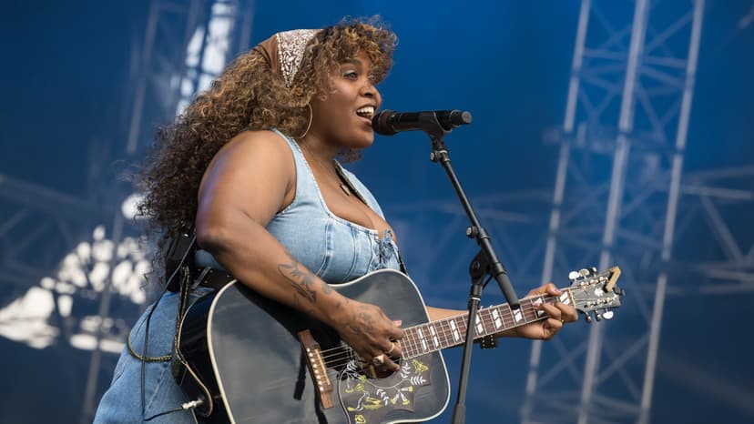 Country Singer Brittney Spencer Opens for Bob Dylan