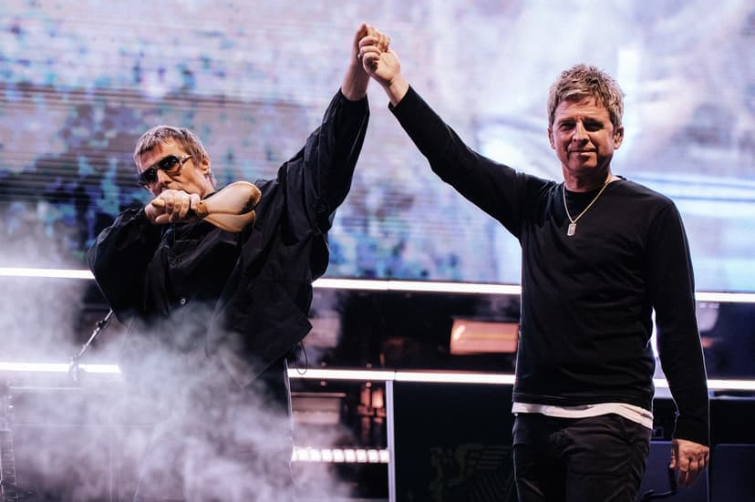 Oasis Live '25 OPUS: Intimate Backstage Glimpse of Legendary Reunion Tour