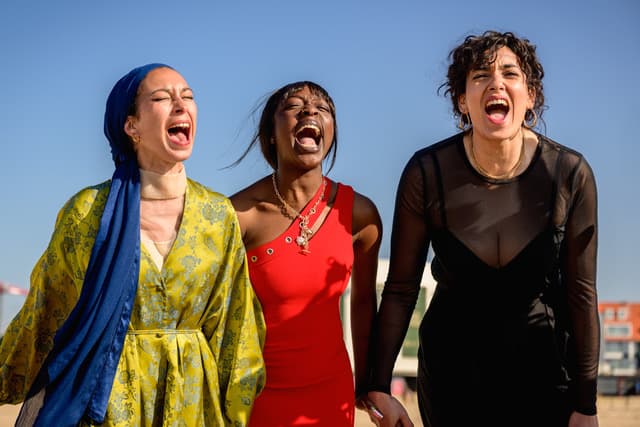 Flemish Comedy 'Boho' Blends Dance and Music to Tell Millennial Stories
