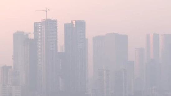 Smog Blankets Mumbai's Posh Bandra Area, Visibility Plummets