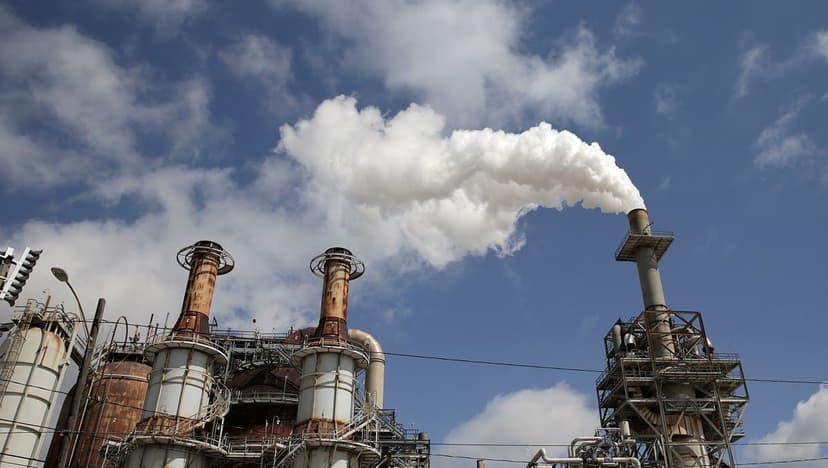Texans Told to Steer Clear of Drive-Thrus as Ozone Levels Soar