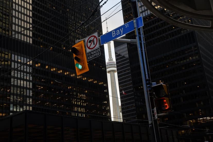 Canadian Banks Boost Banker Bonuses Despite Economic Woes