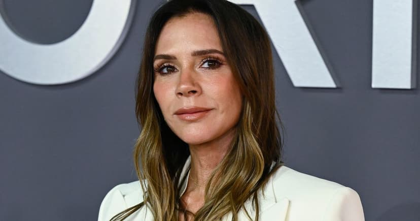 Celeb Secret: Rosehip Oil for Ageless Skin