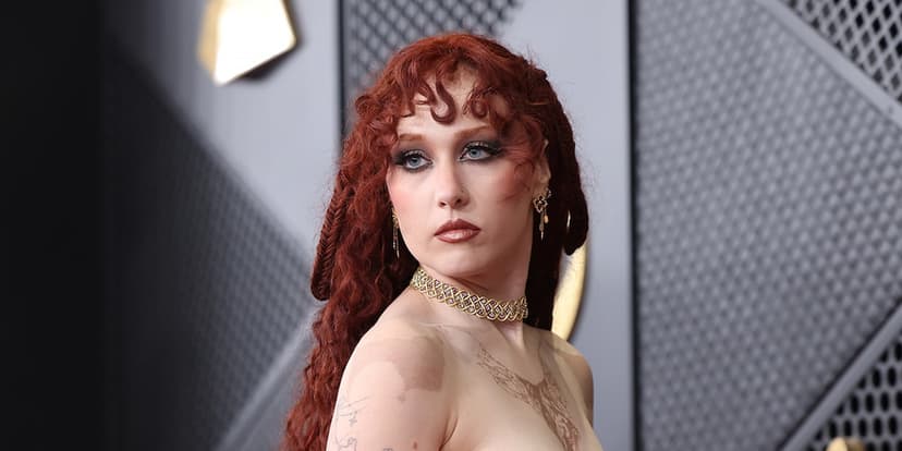 Chappell's Faux Bob Stuns at Paris Fashion Week