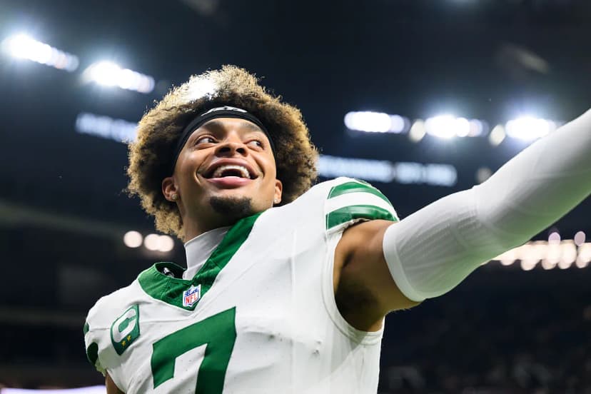 Chiefs acquire QB Justin Fields from Jets