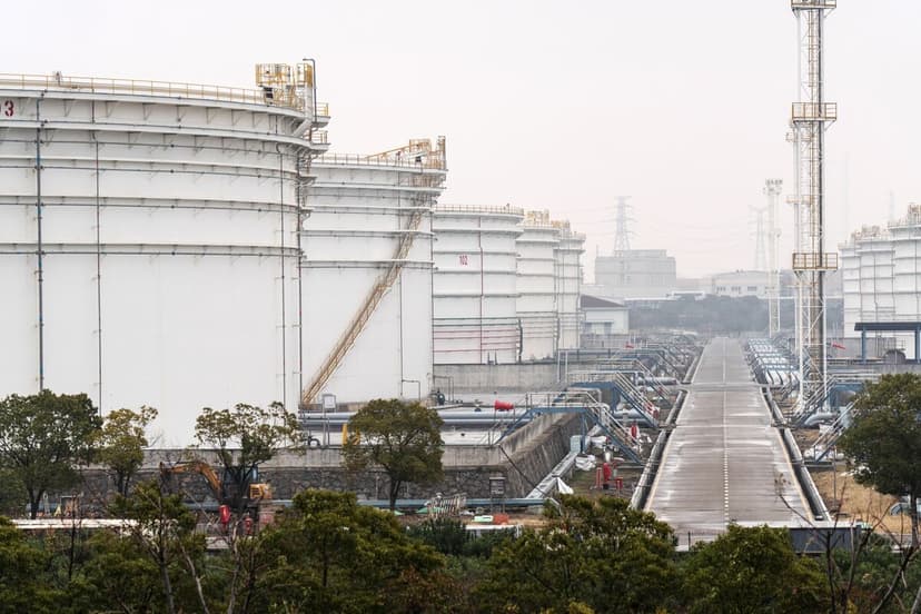 War Fuels EV Shift: China Cuts Oil Use by 9%